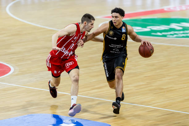 许多观众为 许多观众为